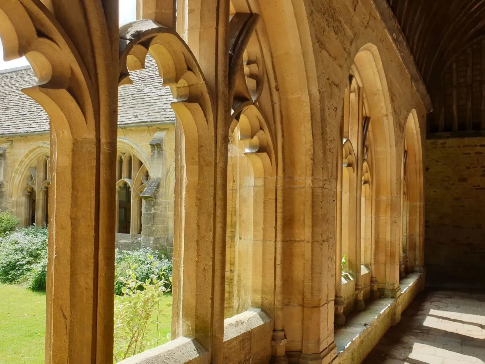 The cloister of New College, Oxford.